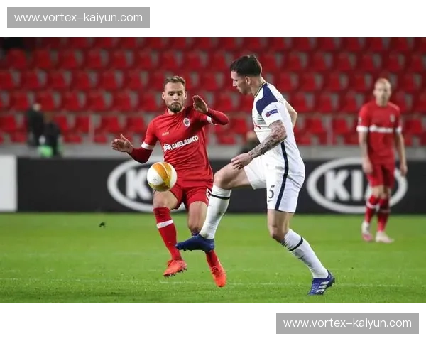 英超战火中的冰与火之歌：当硬汉埃弗顿遇上华丽热刺，谁能主宰古迪逊公园？